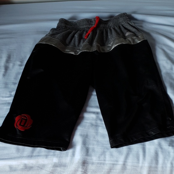 derrick rose basketball shorts